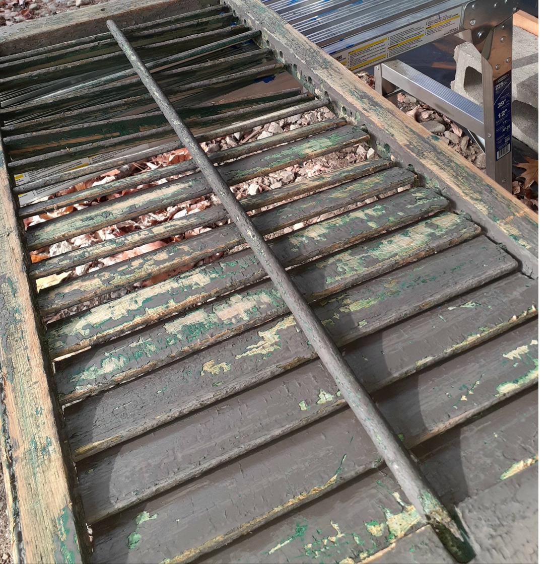 Peeling shutters before