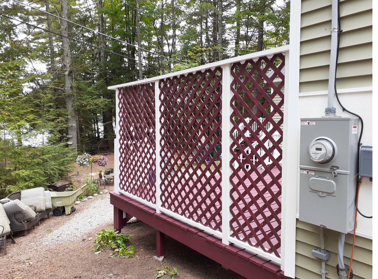 Deck lattice painting detail